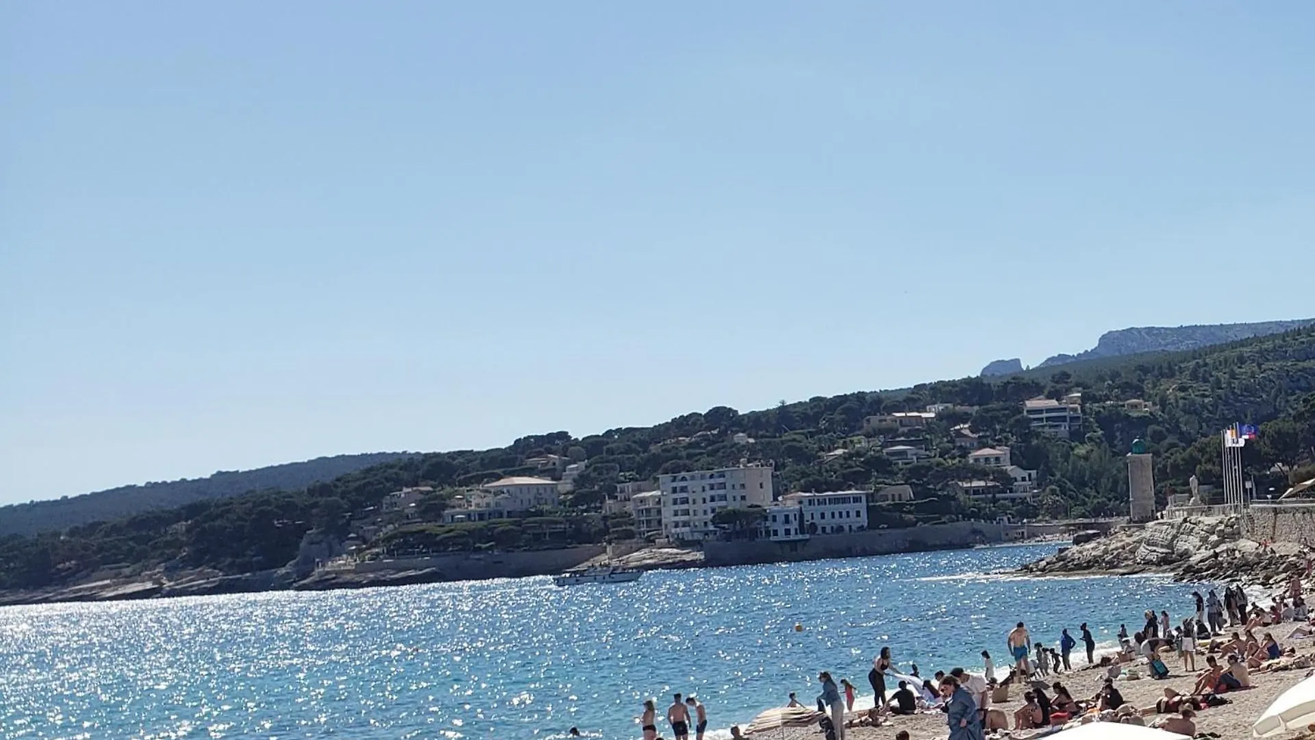 Le Central 300 Metres De La Plage contacts